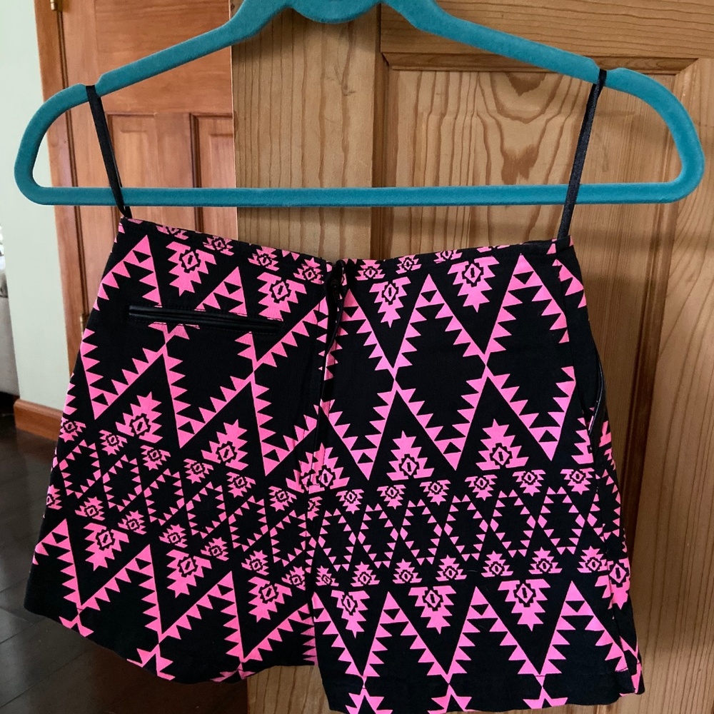 Motel Rocks Shorts - Picture 3 of 4